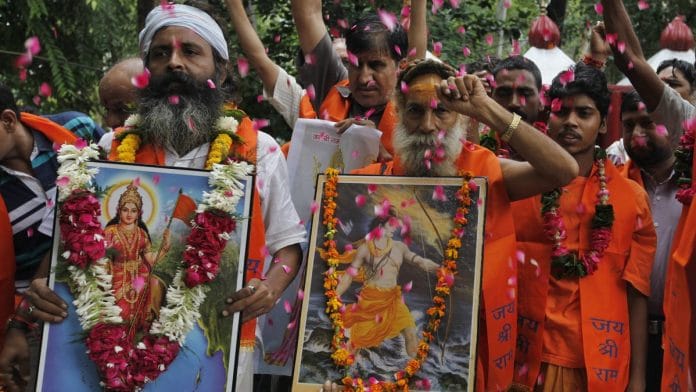 sadhus-getty-rammandir-1