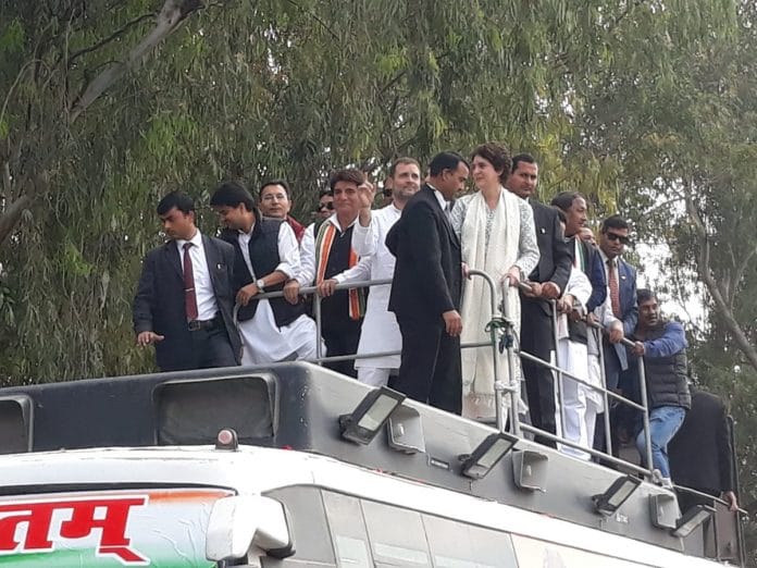 priyanka- gandhi-road-show-1