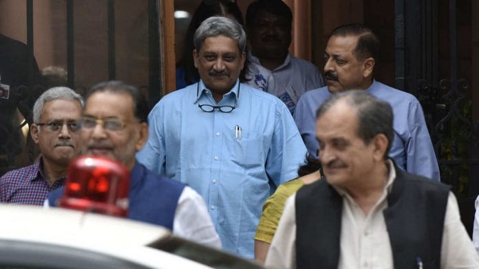 parrikar-696x392