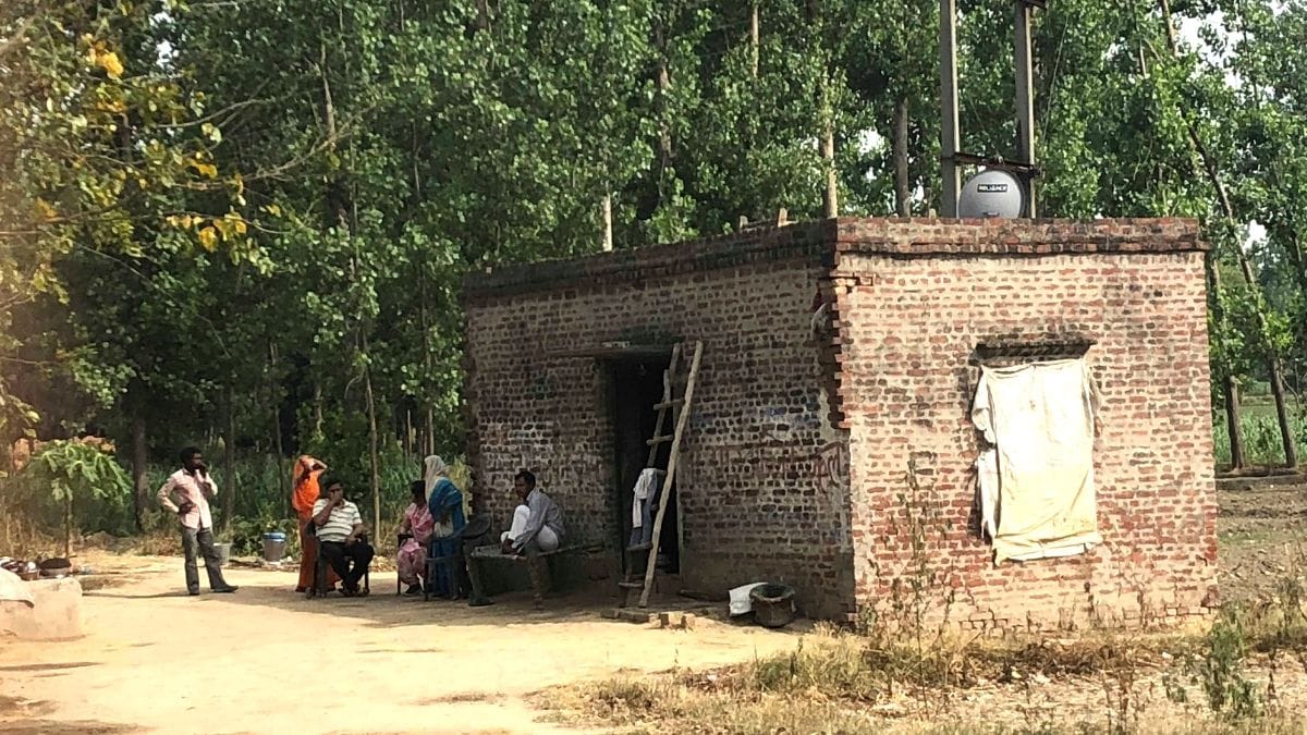 पीड़िता के माता-पिता का घर | तस्वीर- ज्योति यादव