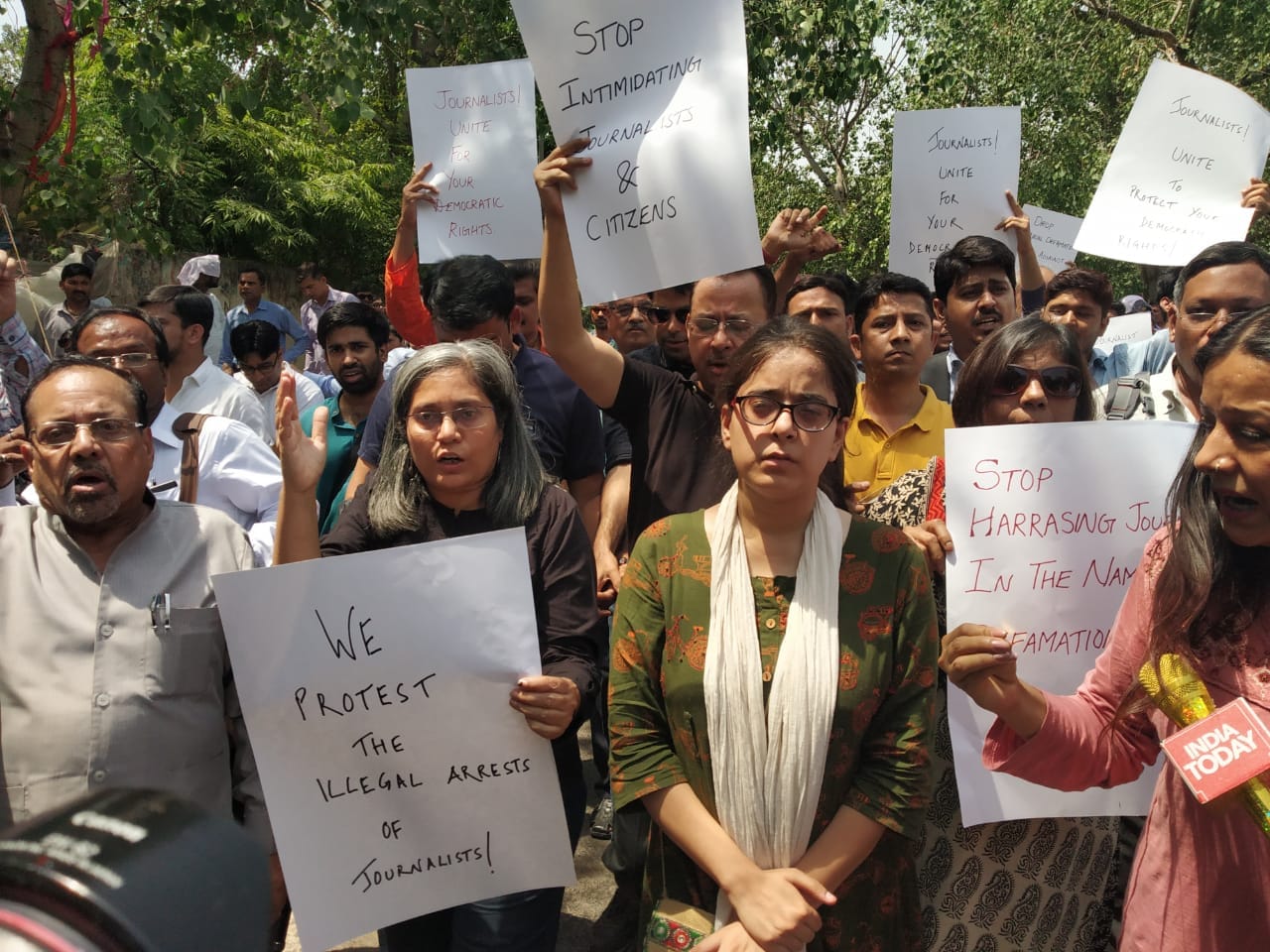 protest against prashant kanojiya arrest