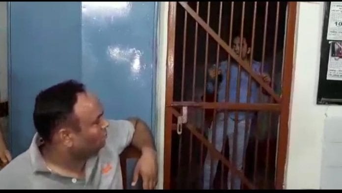 journalist-beaten by up police