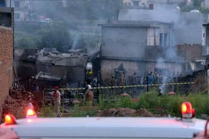 news on pakistan army aircraft crash