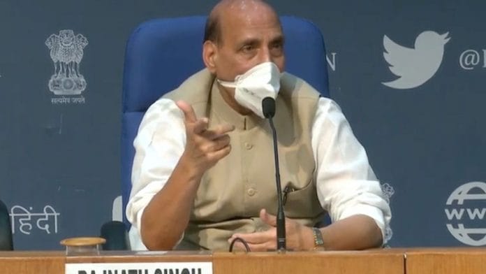 प्रेस कांफ्रेंस को संबोधित करते रक्षा मंत्री राजनाथ सिंह | फोटो: ट्विटर | @BJP4India