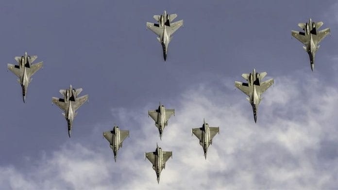 बॉम्बे हाई के पास पश्चिमी तट पर द्विपक्षीय अभ्यास के दौरान भारतीय वायु सेना के विमान | एएनआई फोटो