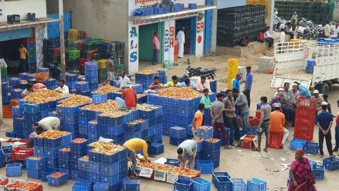 जून-अगस्त से कोलार एपीएमसी एशिया में टमाटर का सबसे बड़ा बाजार है शरण पूवन्ना | दिप्रिंट