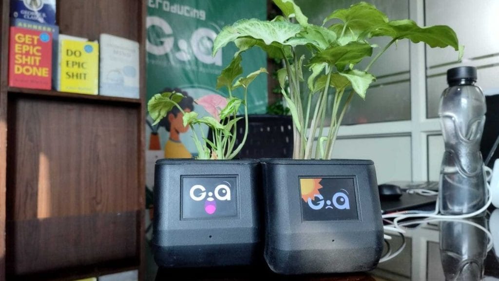 अमन बिरेंद्र जायसवाल अपने पॉट GIA के साथ.