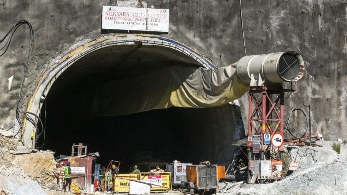 उत्तरकाशी की सिल्क्यारा सुरंग जिसमें 12 नवंबर से 40 मज़दूर फंसे हुए हैं | सूरज सिंह बिष्ट/दिप्रिंट