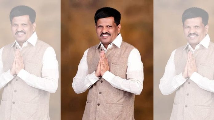 इस साल के कर्नाटक चुनाव में टिकट नहीं मिलने के बाद गुलिहट्टी शेखर ने बीजेपी छोड़ दी थी | फोटो: फेसबुक/Goolihatti D Shekhar Fans