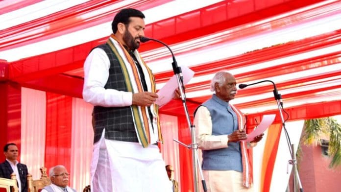 बीजेपी के नायब सिंह सैनी ने ली हरियाणा के नए मुख्यमंत्री के रूप में शपथ | क्रेडिट: एक्स/@mlkhattar