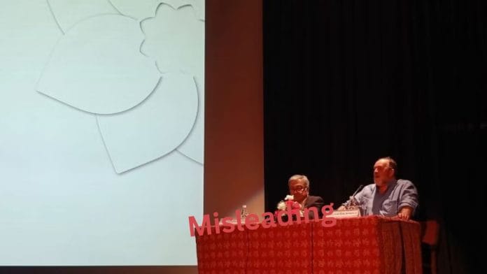 आईआईसी में भारत की ‘रूट्स एंड राउट्स’ और मार्ग विषय पर चर्चा के दौरान विलियम डेलरिम्पल के साथ पूर्व सांस्कृतिक सचिव राघवेंद्र सिंह | फोटो: कृष्ण मुरारी/दिप्रिंट