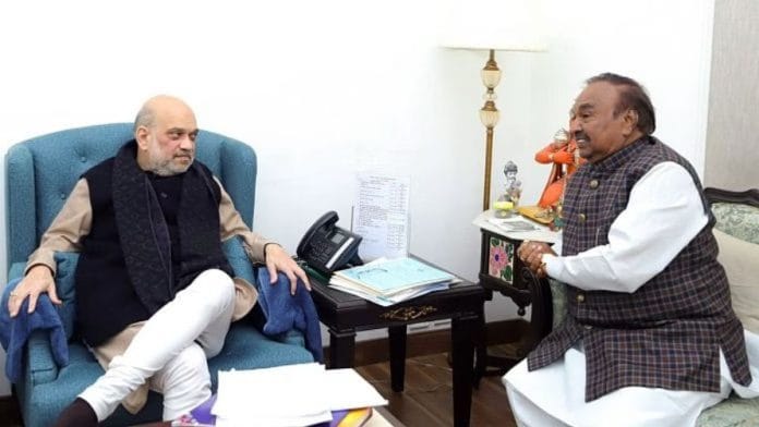 केंद्रीय गृह मंत्री अमित शाह के साथ कर्नाटक के पूर्व उपमुख्यमंत्री और भाजपा नेता के.एस. ईश्वरप्पा की फाइल फोटो | एएनआई