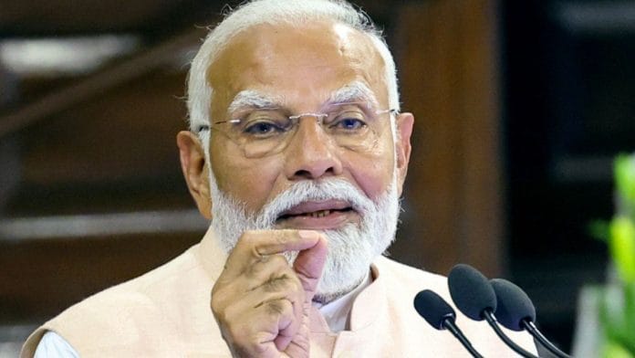 प्रधानमंत्री नरेंद्र मोदी नई दिल्ली में संविधान सदन में राष्ट्रीय जनतांत्रिक गठबंधन (एनडीए) संसदीय दल की बैठक को संबोधित करते हुए | एएनआई