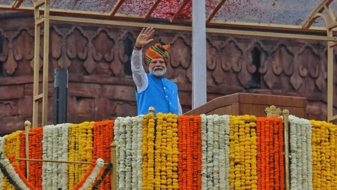 78वें स्वतंत्रता दिवस के अवसर पर लाल किले की प्राचीर पर प्रधानमंत्री नरेंद्र मोदी | फोटो: प्रवीण जैन/दिप्रिंट