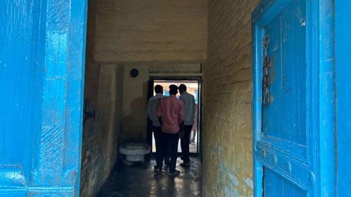 बकरगंज में कुलदीप के पिता का घर | फोटो: बिस्मी तस्कीन/ दिप्रिंट