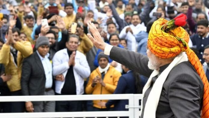 मोदी के मध्यम वर्ग के समर्थक अब पहले की तरह खुश नहीं हैं | प्रतीकात्मक फोटो: एक्स/@narendramodi