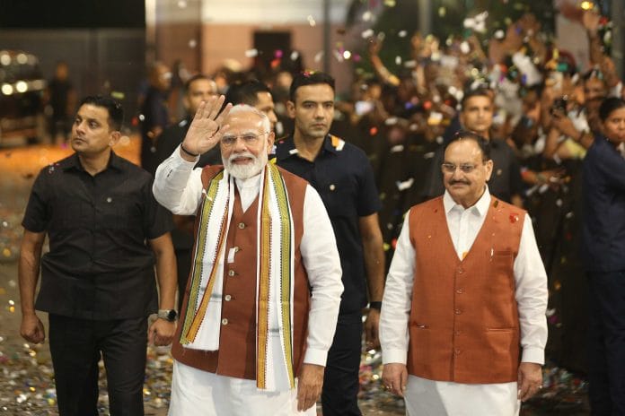 भाजपा मुख्यालय में प्रधानमंत्री नरेंद्र मोदी और जेपी नड्डा | क्रेडिट: सूरज सिंह बिष्ट/दिप्रिंट