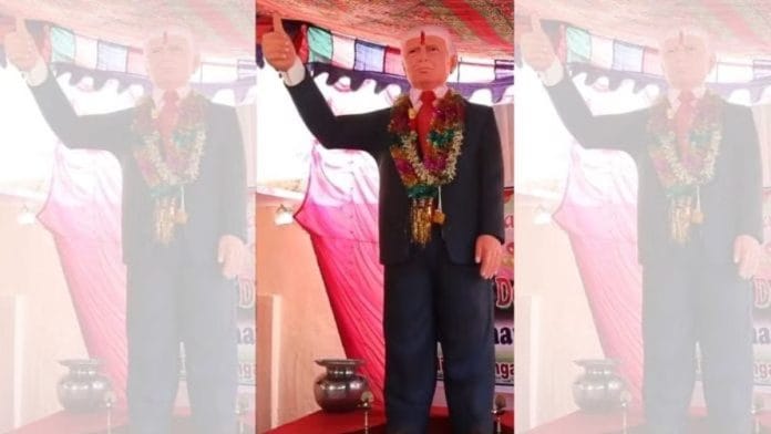 तेलंगाना के जनगांव के कोने गांव में डोनाल्ड ट्रंप की प्रतिमा | एक्स/@ByRakeshSimha