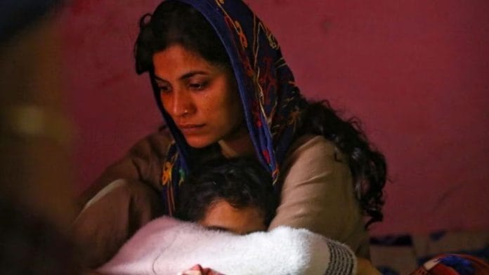 चार बच्चों के पिता 35-वर्षीय नईम की पत्नी जो मिठाई की दुकान चलाते थे | फोटो: मनीषा मोंडल/दिप्रिंट