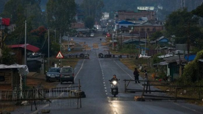 भारत-म्यांमार सीमा पर मणिपुर के मोरेह — एक समय सबसे व्यस्त व्यापारिक शहर पर सुरक्षा बलों का दबदबा | फोटो: सूरज सिंह बिष्ट/दिप्रिंट
