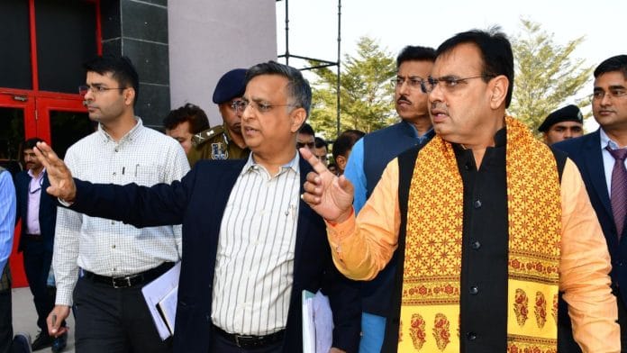 जयपुर में 9-11 दिसंबर के बीच होने वाले ‘राइजिंग राजस्थान इन्वेस्टमेंट समिट’ से पहले तैयारियों का जायज़ा लेते राज्य के मुख्यमंत्री भजनलाल शर्मा | फोटो: एक्स/@BhajanlalBjp