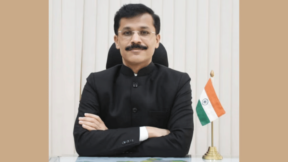 गुटखा व्यापार के खिलाफ MCOCA, पतंजलि पर कार्रवाई: महाराष्ट्र FDA में तुकाराम मुंढे का सख्त रुख
